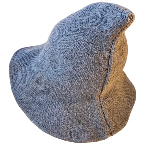 Knitted Grey Witch Wizard Hat β Halloween Cosplay π§ββοΈβ¨ - Picture 3 of 7
